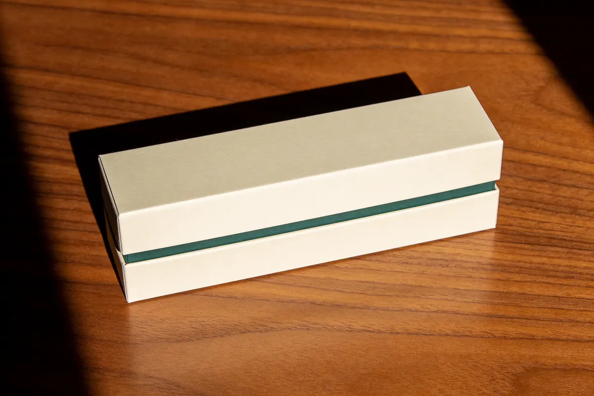 HealthRX TEMPO shipping box — plain cream packaging with no branding on the exterior